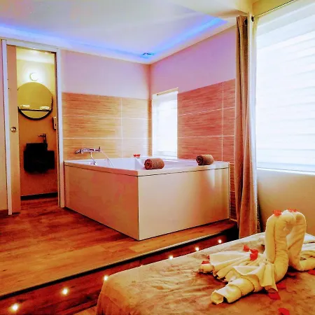 Baignoire Double Centre Port Апартаменты *